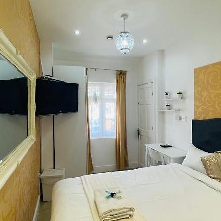 Mayday House Hotel Лондон Екстериор снимка