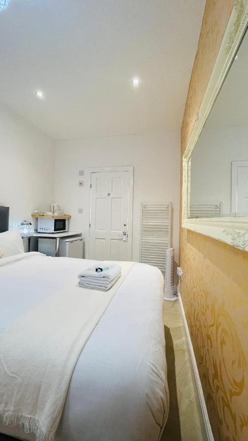Mayday House Hotel Лондон Екстериор снимка