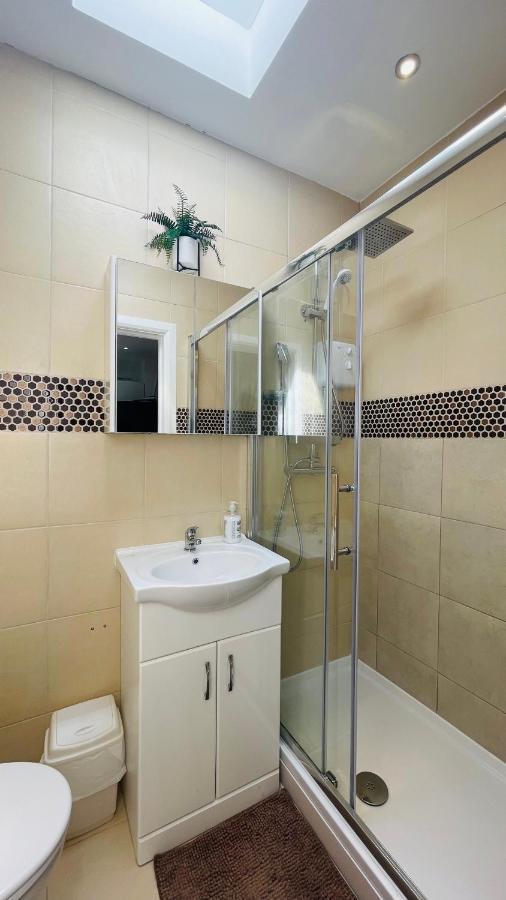 Mayday House Hotel Лондон Екстериор снимка
