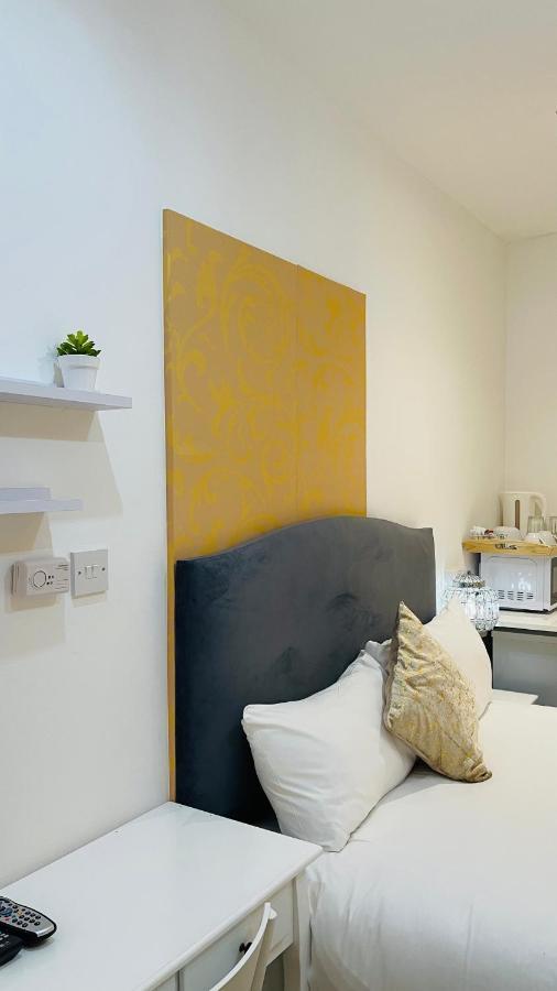 Mayday House Hotel Лондон Екстериор снимка